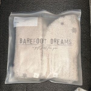 Barefoot Dreams Cozy Beanie and sock Set - Silver